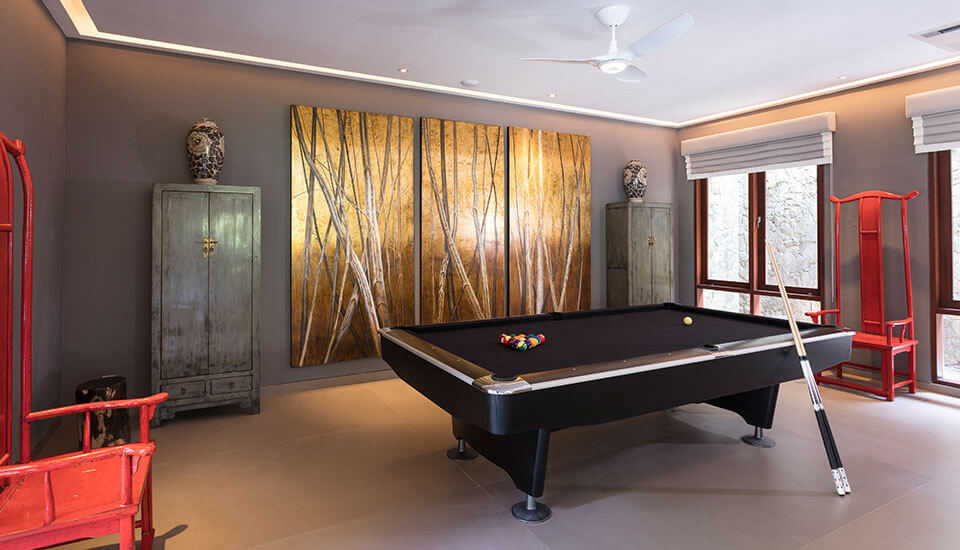 The Arsana Estate - Pool table